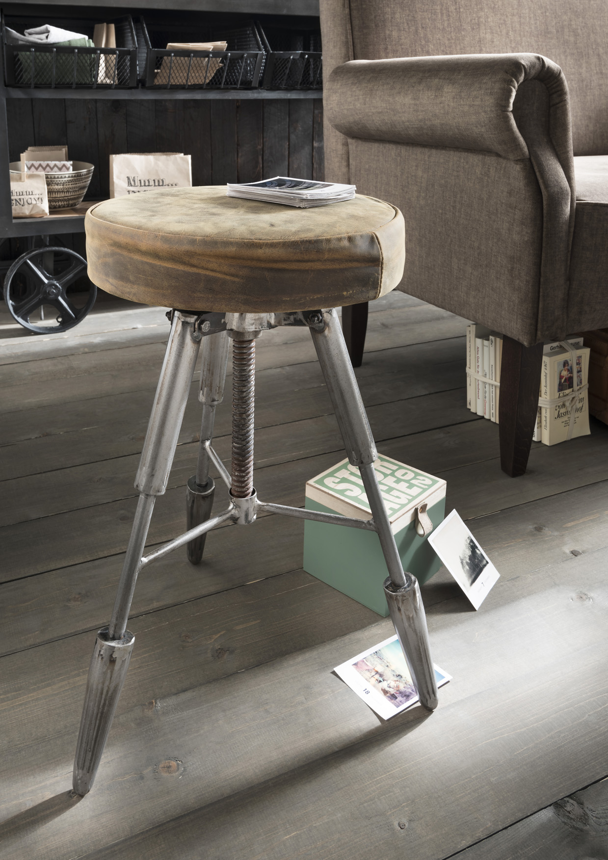 Sitzhocker JUSTIN | vintage-industrial | Eisen / Wild-Ledersitz